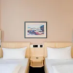 Hotel Rugs Augsburg, Trademark Collection By Wyndham