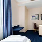 Hotel Rugs Augsburg, Trademark Collection By Wyndham 3*